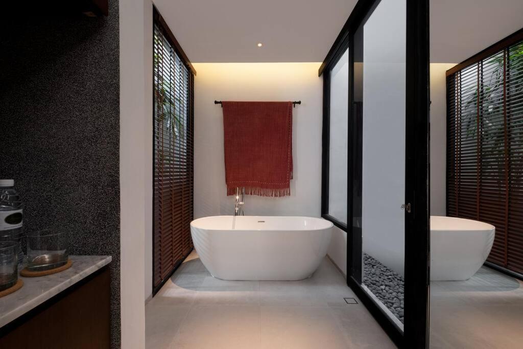 Talisman - Stylish With Rooftop 5 Mins To * Canggu (Bali)