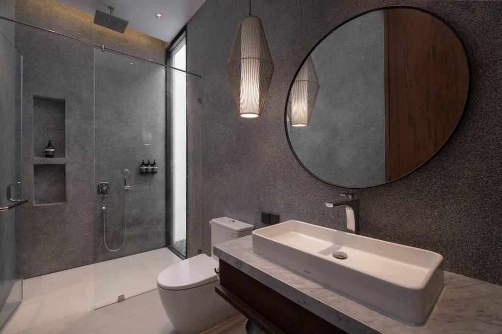 Talisman - Stylish With Rooftop 5 Mins To Villa